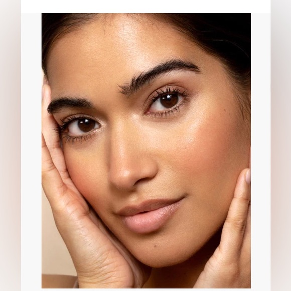 🎁 $2/16 or $14 Ciate London
Dewy Blush Glossy Cheek Tint
Shade: Coconut
BNIB - Picture 3 of 5